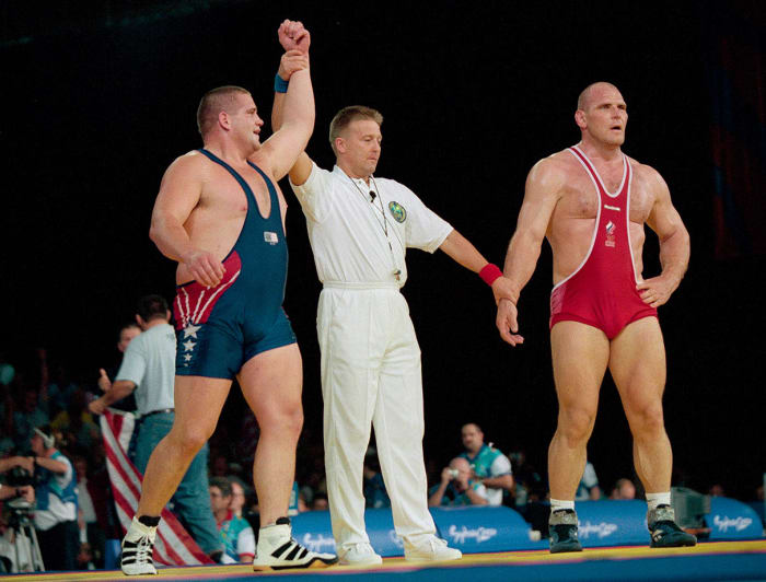 2000-Summer-Olympics-Rulon-Gardner-Alexander-Karelin-001083394.jpg